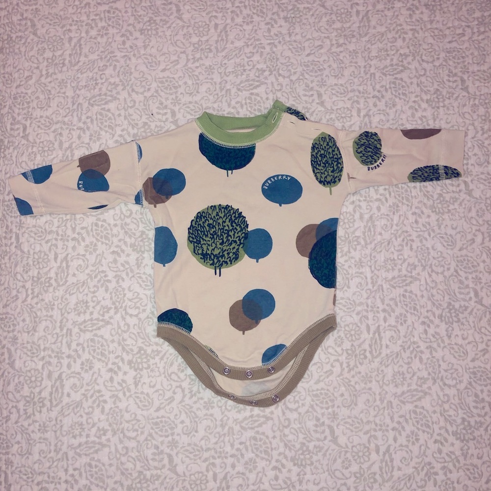 Burberry onesie and hat. 6 months